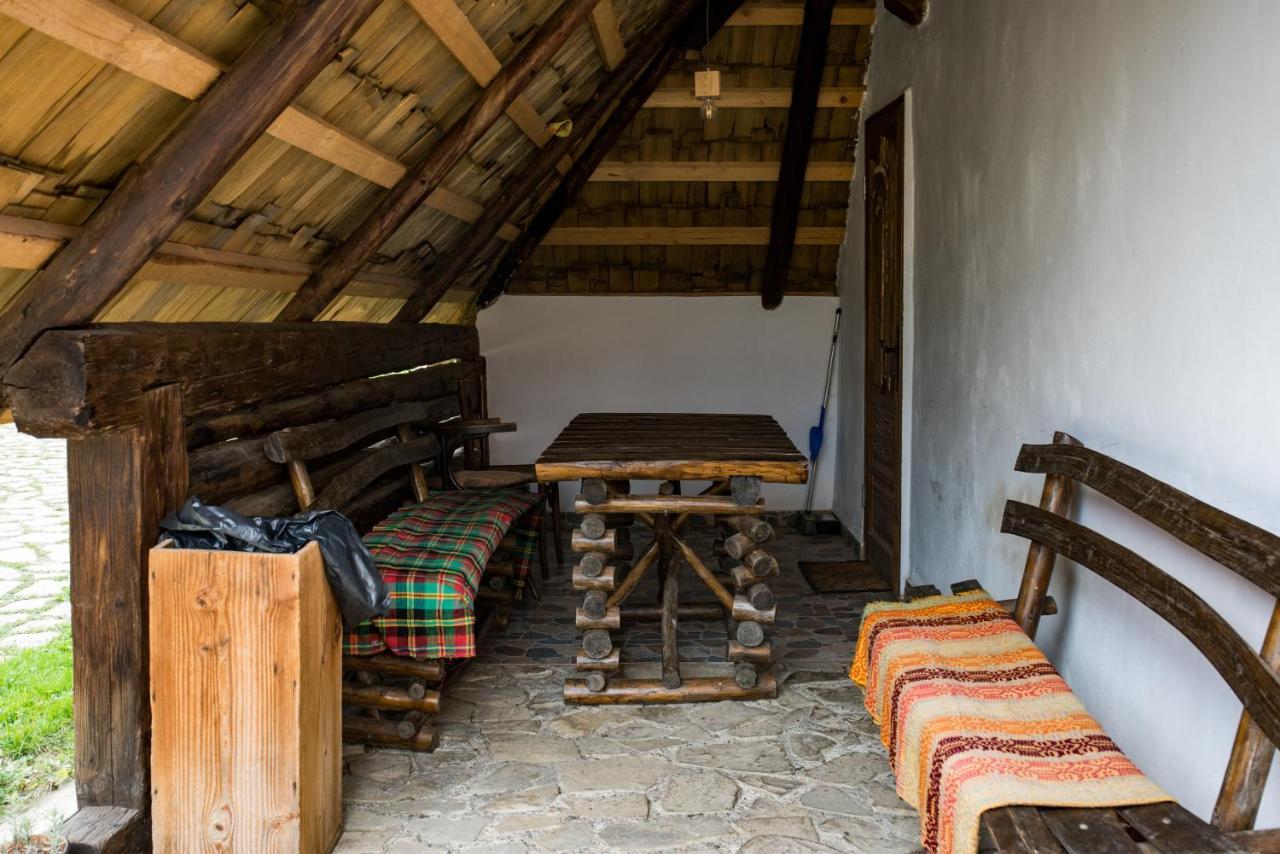 Hotel Casa Strabunicului Partestii de Sus  Exterior foto